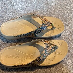 Alegria Women's Sandals - Floral Beige and Blue